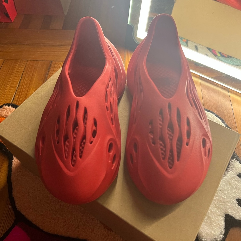Yeezy foam runners
